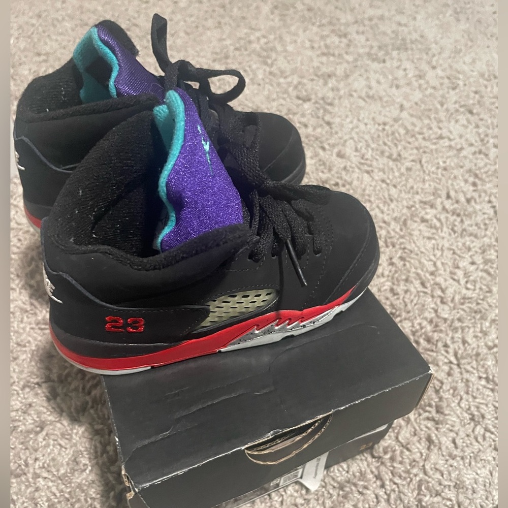 Jordan Retro 5 - Picture 2 of 4